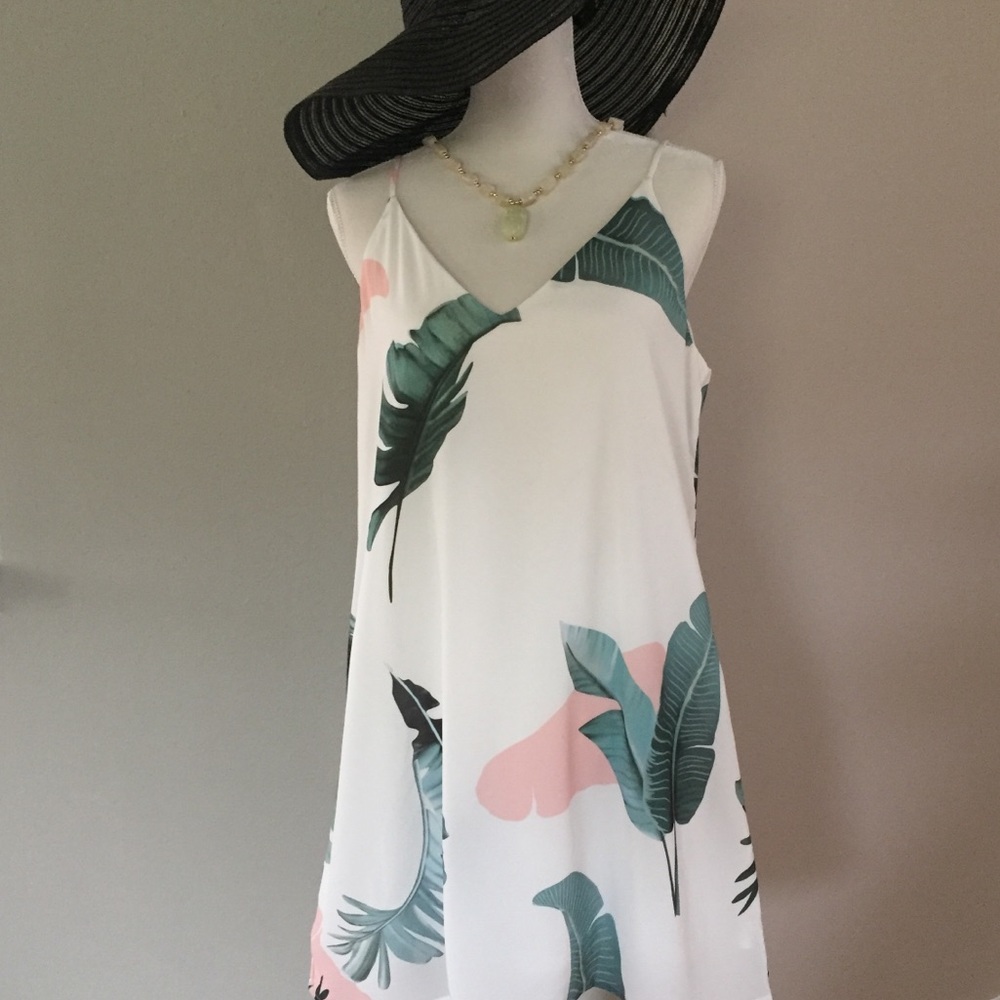 ||Host Pick|| Tropical print V-Neck dress - Picture 5 of 7